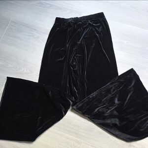 Zenana Black Velvet Pants